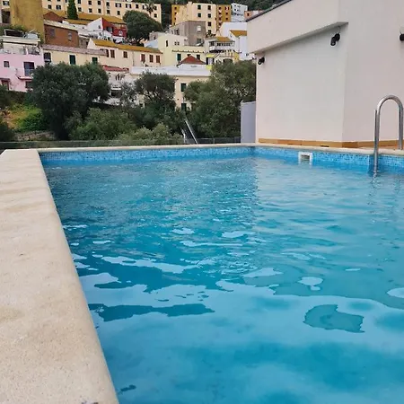 Lovely King Bed * Gibraltar