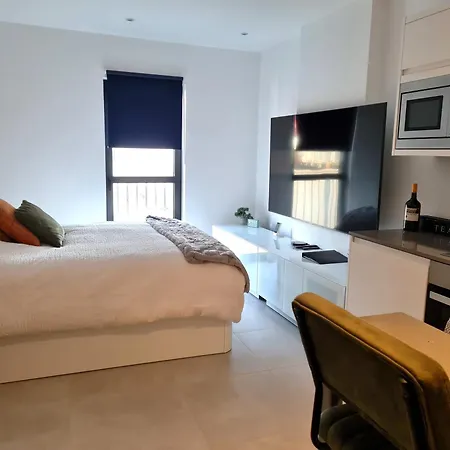 Lovely King Bed Apartment *